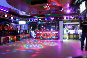 inside Maracas, Torremolinos